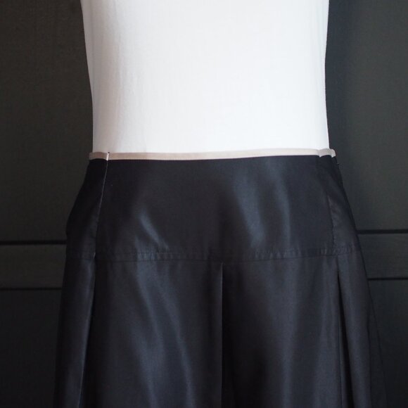 Old Navy | Vintage Black Embroidered Skirt - Picture 3 of 4